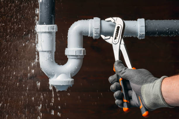 Professional Drain Cleaning technician working in Santa Fe Springs, CA